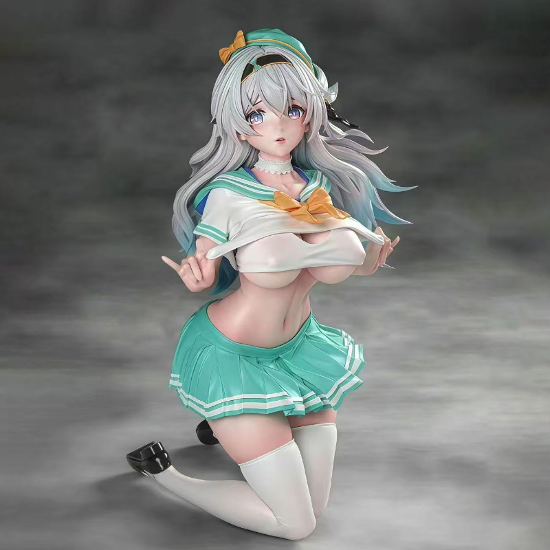 Desk Setup Editing - Figurine Anime Firefly en position accroupie,